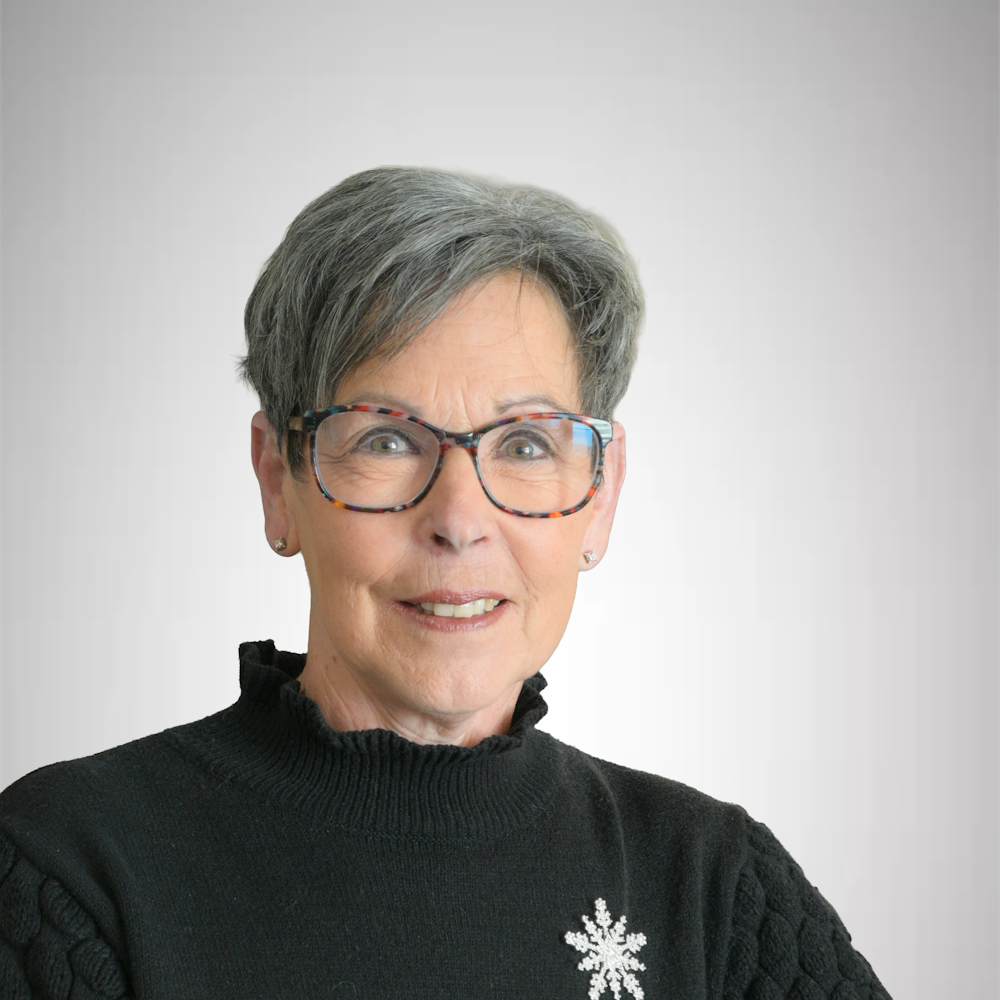 Carolyn Kucera Headshot